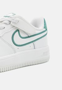 Nike Sportswear FORCE 1 EASYON UNISEX - Sneakers - summit white/bicoastal