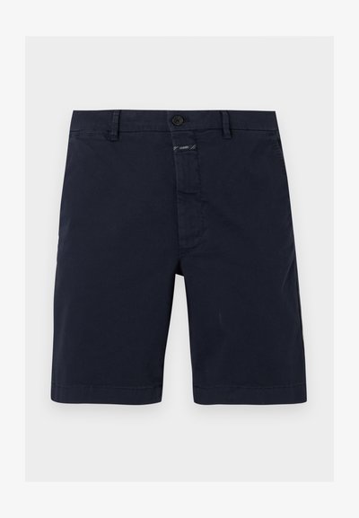 Short bleu marine longueur genou avec fermeture par bouton, passants de ceinture et poches avant, posé à plat sur fond blanc.