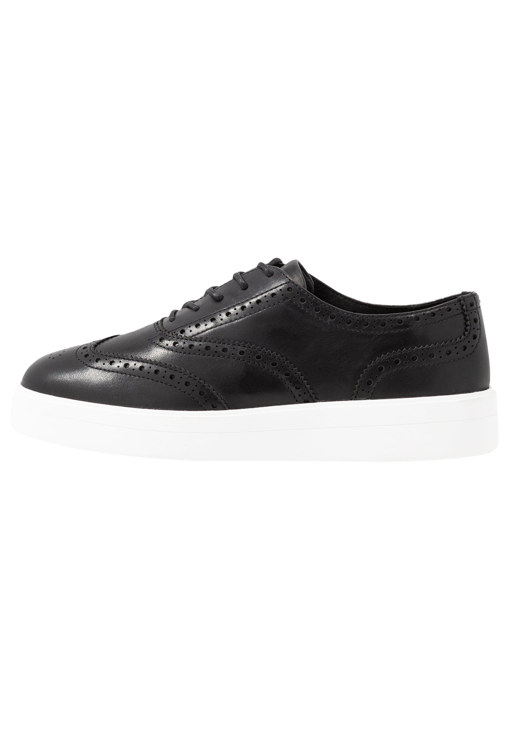 Clarks HERO BROGUE Casual snøresko blacksvart Zalando.it Clarks HERO BROGUE Casual snøresko blacksvart Zalando.it
