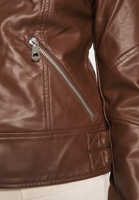 Vero Moda Imitatieleren jas - brown