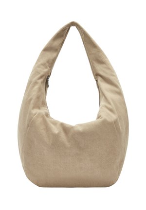 Beige stoffen hobo tas met een zachte, gladde textuur. Voorzien van een brede, gebogen schouderband en een ritssluiting aan de zijkant.