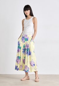 Marc Cain Pantalon classique - bright vanilla