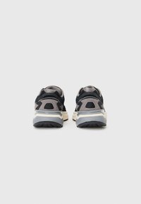 Replay RIFF RUNNER OP4 - Tossud - black