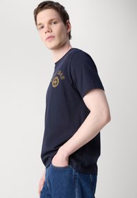 GANT GARMENT WASHED - Marškinėliai su spaudiniu - evening blue
