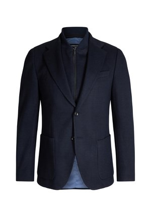 Marineblauwe blazer met een gestructureerd ontwerp, voorzien van een ritssluiting bij de kraag, twee zakken aan de voorkant en een contrasterende lichtblauwe binnenvoering.