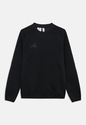 Juodas ilgomis rankovėmis sportinis džemperis su apvalia apačia ir subtiliu Adidas logotipu kairėje krūtinėje.