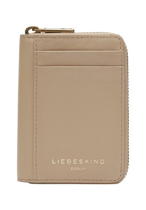 Beige Leder-Wallet mit goldenem Markenlogo, Reißverschluss und mehreren Kartenfächern. Glatte Textur mit genähten Kanten für Langlebigkeit.