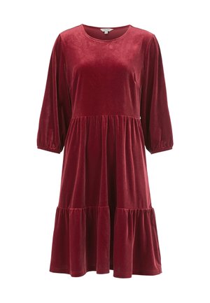 Bordeaux Samtkleid mit langen Puffärmeln, runder Ausschnitt und gerafften Volants am Saum für zusätzliches Volumen und Textur.