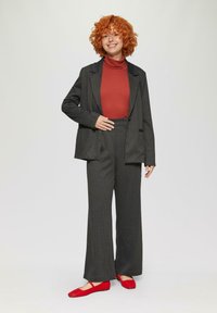 QS Broek - schwarz