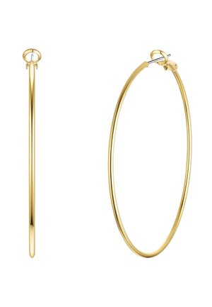 Pendientes de aro de metal dorado con un acabado liso y pulido; forma circular con un diseño delgado y un cierre de clip seguro.