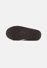 UGG CLASSIC MINI UNISEX - Botines - burnt cedar
