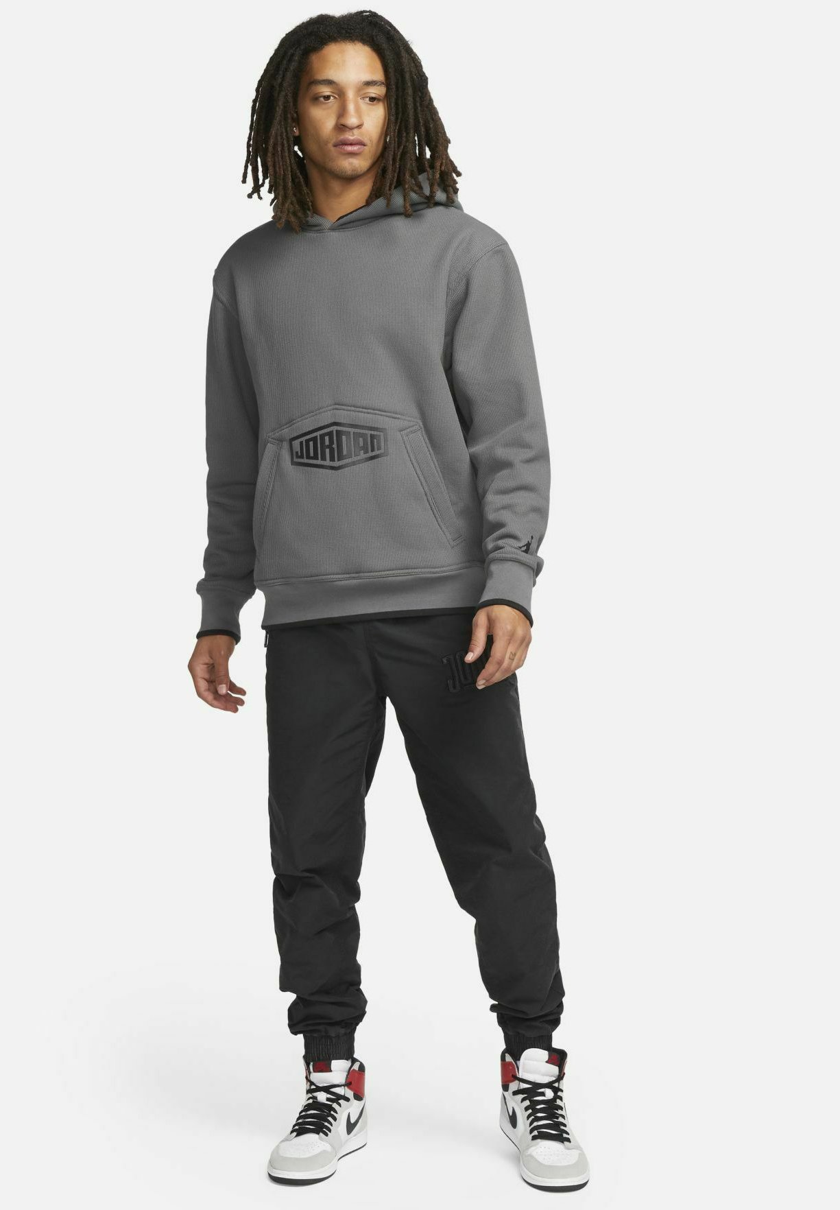 all black nike element