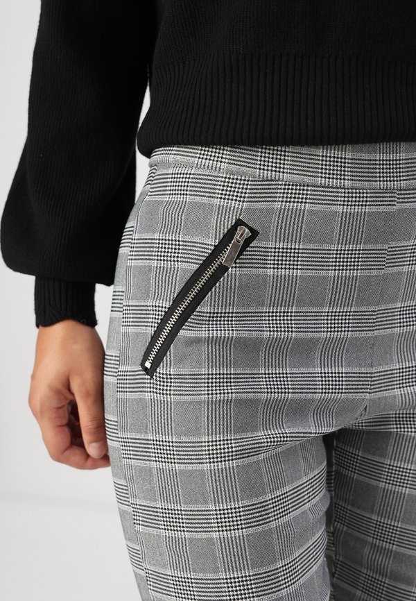 ONLLOIZA - Leggings - Trousers2