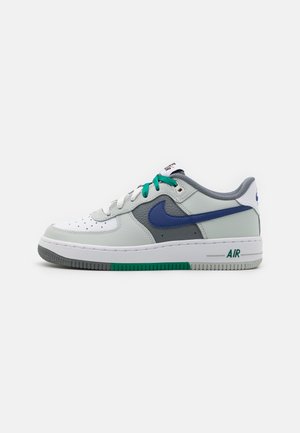 AIR FORCE 1 LV8 UNISEX - Sneakers - light silver/deep royal blue/white/smoke grey