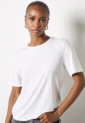 T-shirt bianco a maniche corte realizzato in tessuto liscio, con scollatura tonda e vestibilità comoda. Design semplice senza motivi o accessori visibili.