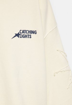 PULL&BEAR, CROPPED WITH GRAPHIC AND STARS - SWEATSHIRT - Sweatshirt - yellow