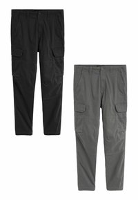 Schwarze und graue Cargo-Hosen mit Knopfverschlüssen, seitlichen Taschen und geradem Bein Design. Hergestellt aus einem strapazierfähigen, strukturierten Stoff.