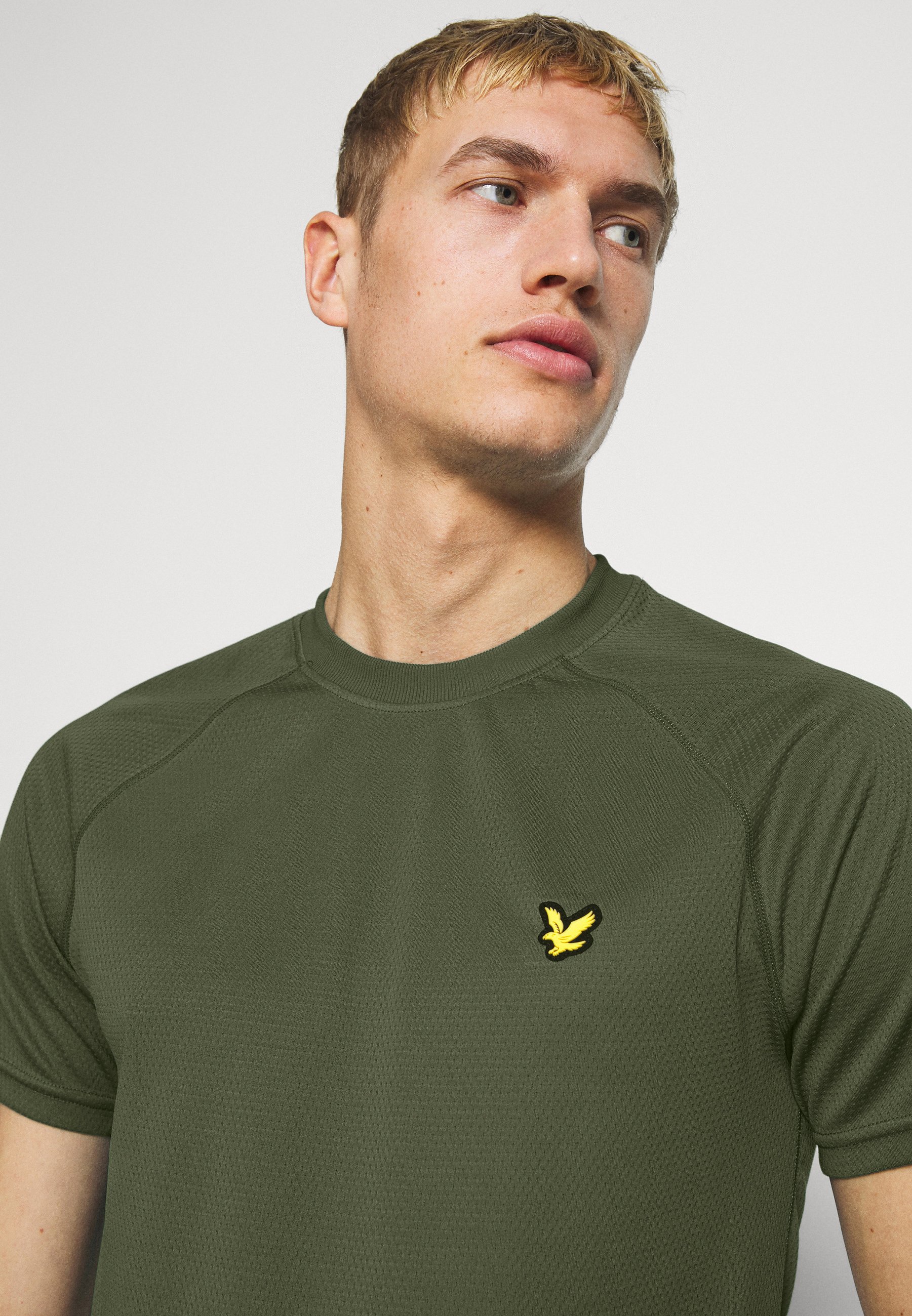 lyle and scott core t shirt