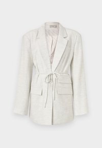 Blazer grigio chiaro realizzato in tessuto testurizzato, con maniche lunghe, cintura da annodare in vita, due tasche frontali e chiusura con bottoni.