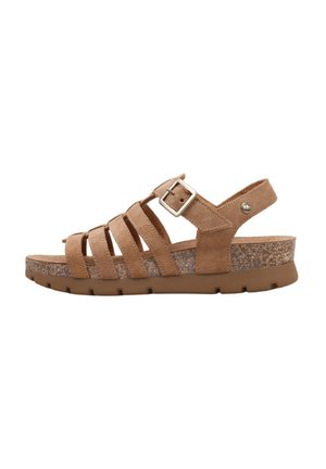 Sandalias de ante marrón con tres tiras anchas, hebilla de metal ajustable y suela de corcho en cuña. Diseño ligero con suela texturizada para un mejor agarre.