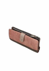 Cartera rosa y marrón hecha de cuero texturizado con un cierre de cremallera, que presenta patrones abstractos en color beige claro y un cierre a presión en la parte frontal.