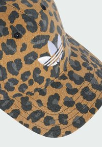 adidas Originals LEOPARD BASEBALL - Šiltovka - bronze strata black