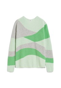 Pull tricoté vert et gris avec un motif ondulé. Présente un col rond et des manches longues, conçu avec différentes nuances de vert et de gris.