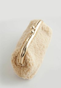 Next COIN - Clutches - neutral