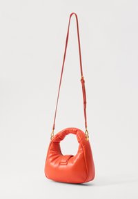 Just Cavalli ICONIC SNAKE PUFFY - Ručna torba - exuberance