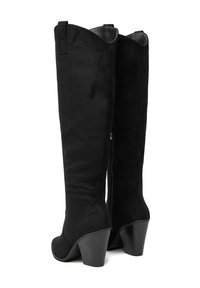 Mustad sääre kõrgused saapad, mis on valmistatud sametisest materjalist, ümarate varvaste ja plokknööriga. Küljel on tõmblukk ja pehme tekstuur.