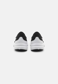 ASICS JOLT 4 - Chaussures de running sur route - black/white