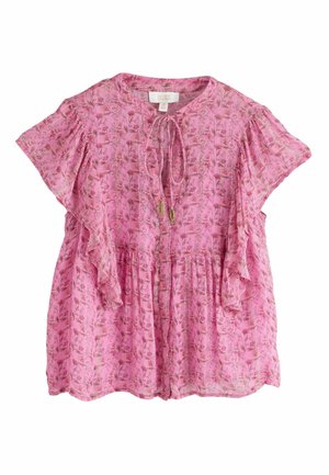 Roosa lühikeste varrukatega pluus lillemustriga, volangidega varrukad, ees lipsuga kaelus ja kerge kogutud kangas.