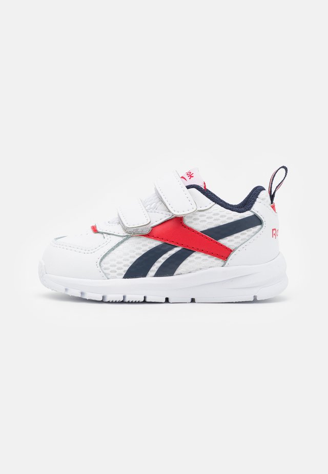 XT SPRINTER UNISEX - Laufschuh Neutral - white/vector navy/vector red
