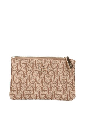 Piccola pochette rettangolare beige e marrone con motivo a fantasia, chiusura a zip dorata e dettaglio logo metallico sul davanti.