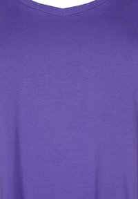 Zizzi Základné tričko - ultra violet