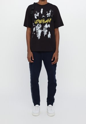 Les Benjamins, T-shirt z nadrukiem