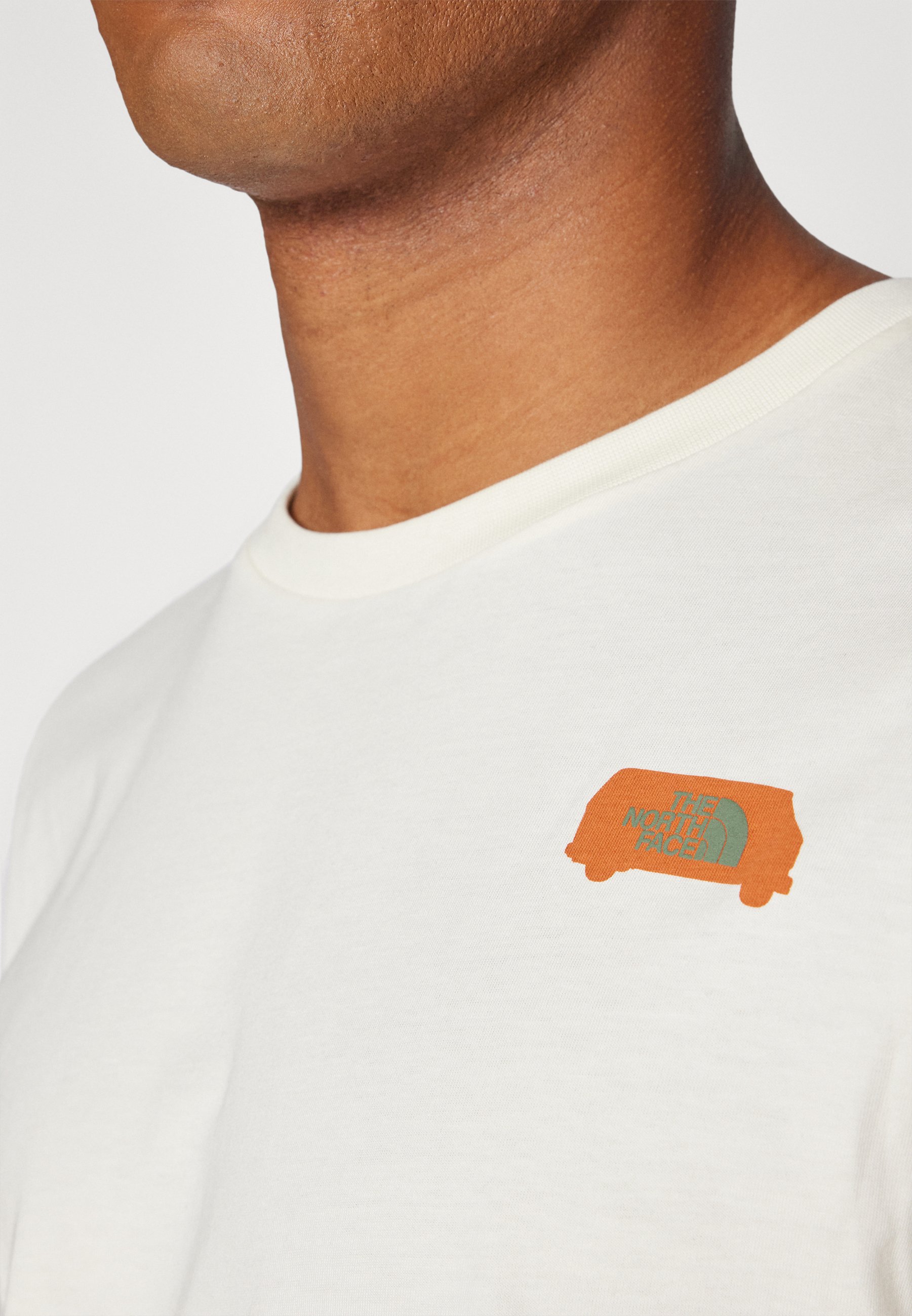 The North Face OUTDOOR GRAPHIC TEE - Print T-shirt - white