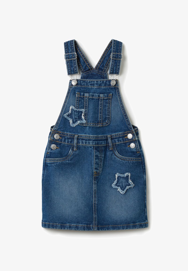 Dunkelblaue Denim-Latzkleid mit verstellbaren Trägern, silbernen Beschlägen und zwei Fronttaschen. Verfügt über sternförmige, ausgefranste Flicken.