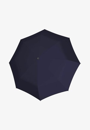 Marineblauer Regenschirm mit einem glatten Stoffschirm, achtteiliger Bauweise und einer runden Oberseite. Mit zentralem Hub und ohne sichtbare Beschläge.
