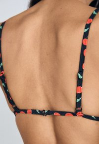 Good American CHERRY PERFECT FIT  - Πάνω μέρος μπικίνι - black