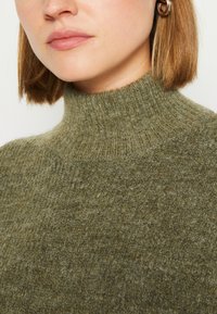 Selected Femme SLFMALINE HIGH NECK NOOS - Pulóverruha - dusky green