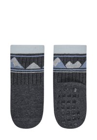Graue Baumwollsocken mit einem hellblauen gerippten Bündchen, das ein Bergmuster in Blau und Weiß zeigt, sowie Gummigriff-Akzenten auf der Sohle.