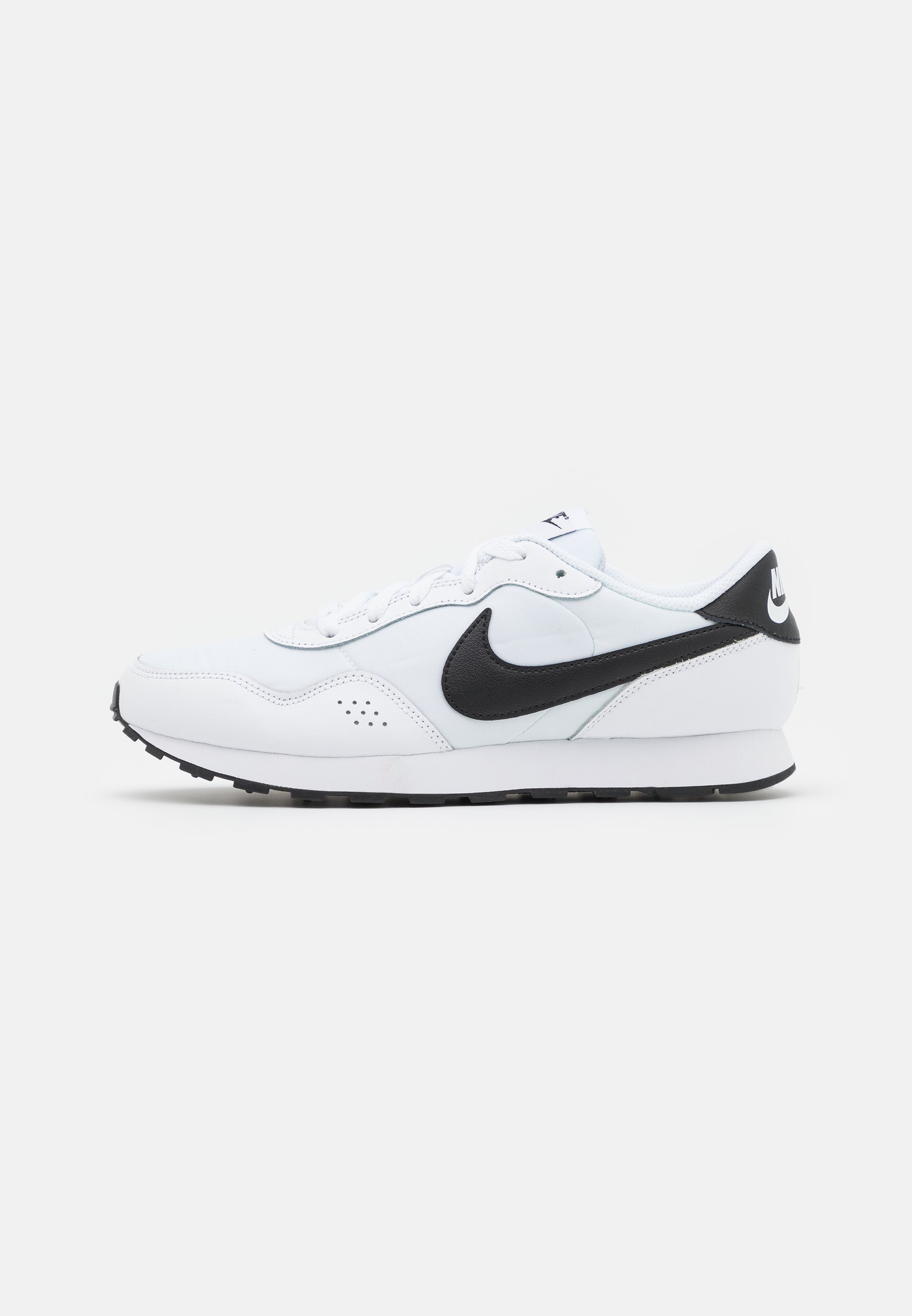 Nike Sportswear MD VALIANT UNISEX - Zapatillas - white/black/blanco -  Zalando.es