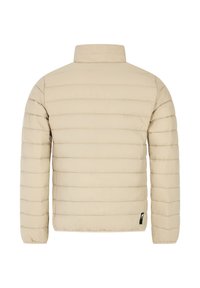 Beige gewatteerde jas met lange mouwen en staande kraag, weergegeven van de achterkant, met horizontale stiklijnen.