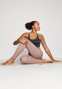 New Balance HARMONY HIGH RISE LEGGING - Leggings - earth shadow