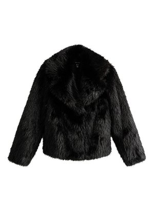 Chaqueta de piel sintética negra con cuello de chal, mangas largas y un diseño cropped. Presenta una textura suave y despeluchada. Sin cierres visibles.