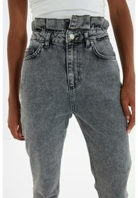 Trendyol Jeans a sigaretta - grey