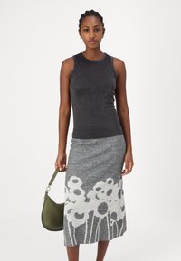 Marimekko PIELI LAMMET - Saia lápis - light grey/off-white