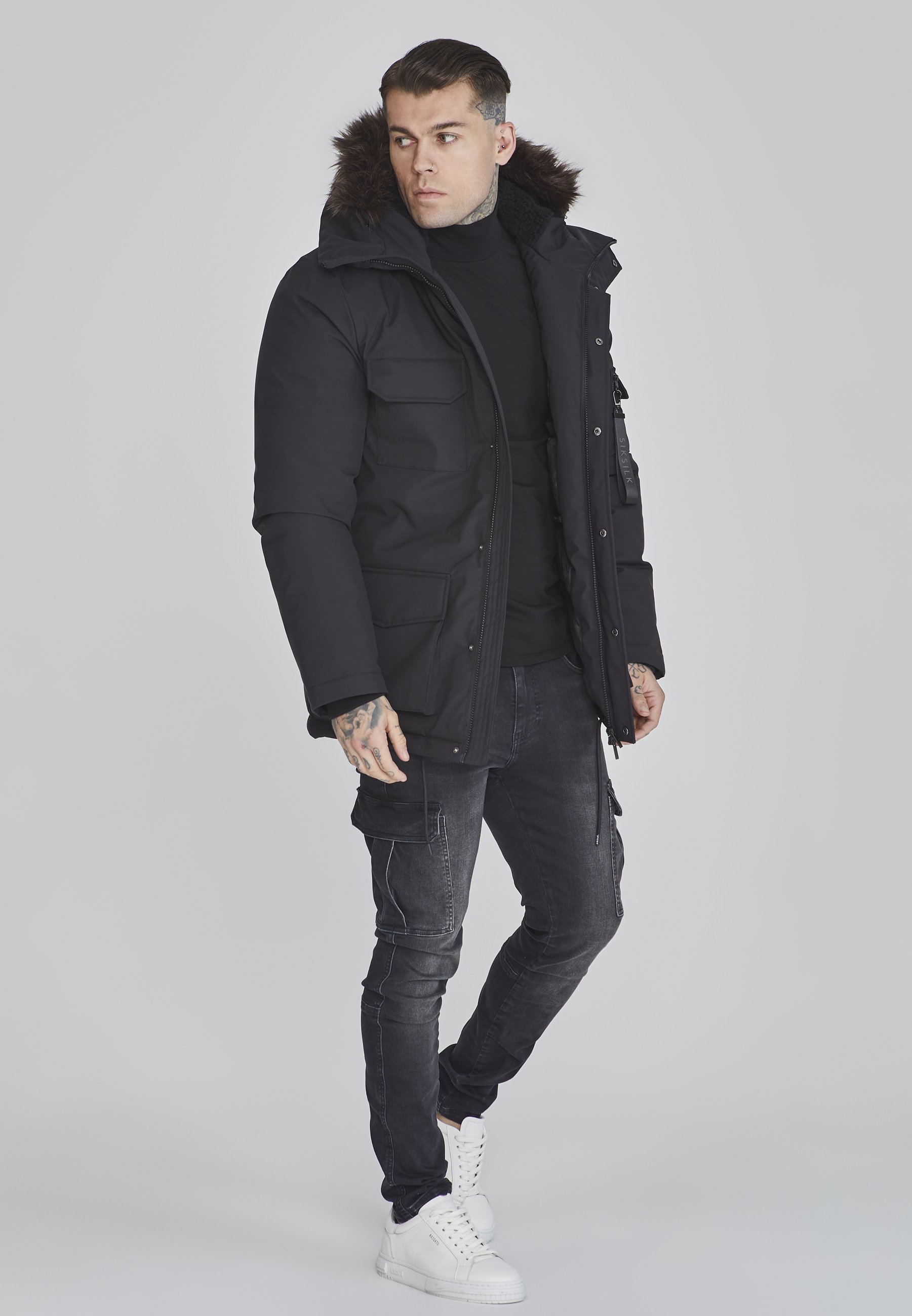 極美品★62,700円 BRIEFING RUSSEL PARKA 黒 メンズM 0650443_P99_KurviWdx3Lparka_ma