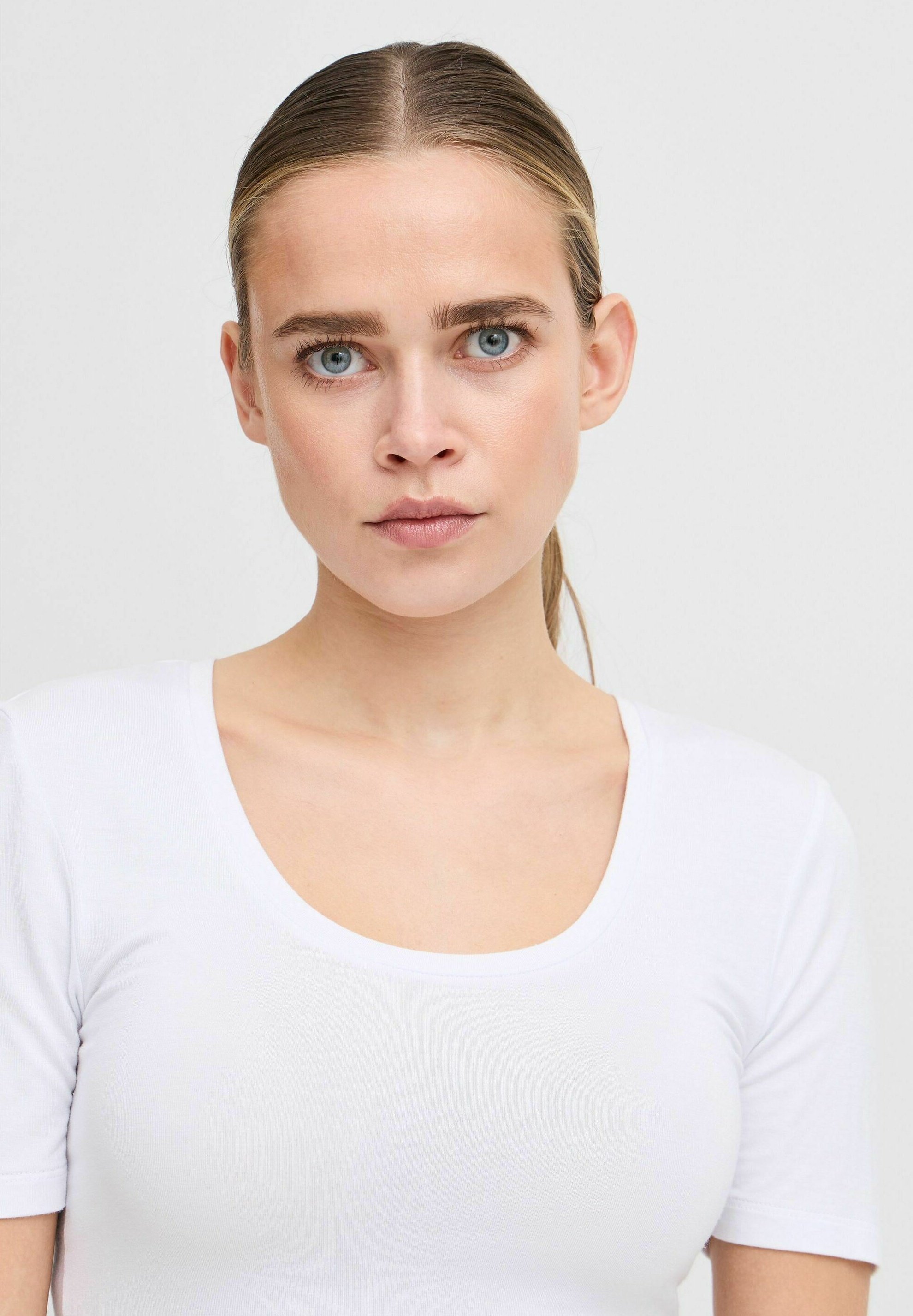 売れ筋商品|||イチ Tシャツ レディース トップス IHZOLA SS - Basic T-shirt - white ICHI IHZOLA - T-shirt basic - white/wit - Zalando.nl